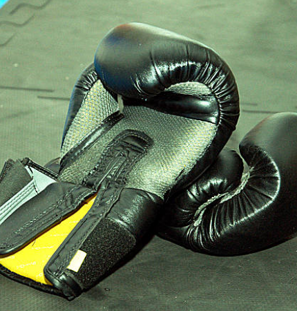 Gants de Boxe qui Sentent Mauvais ? Comment Éliminer Définitivement l&rsquo;Odeur de Transpiration