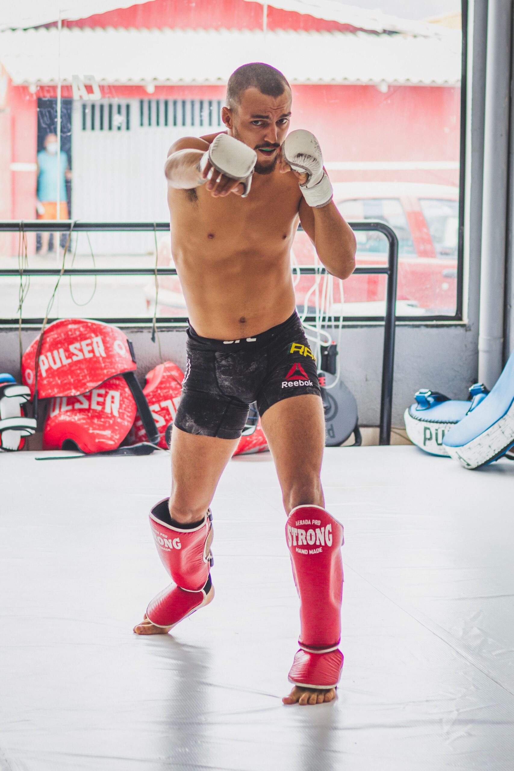 Équipement de MMA Pas Cher : Le Pack Complet du Débutant à Moins de 110€